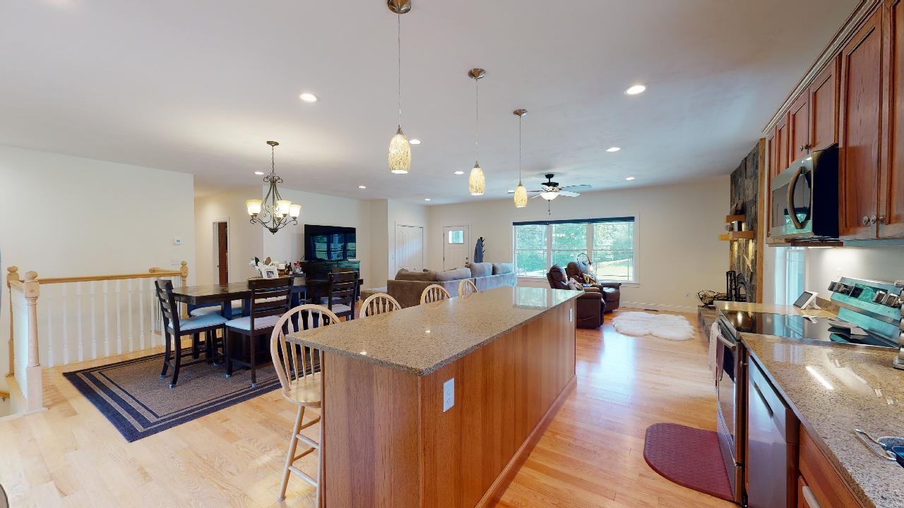 98 Kennard Road Nottingham, NH 03290 - Photo 5 of 40
