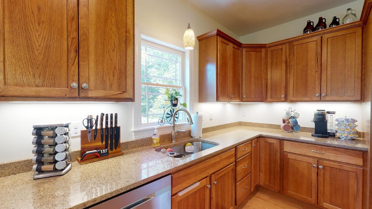 98 Kennard Road Nottingham, NH 03290 - Photo 6 of 40