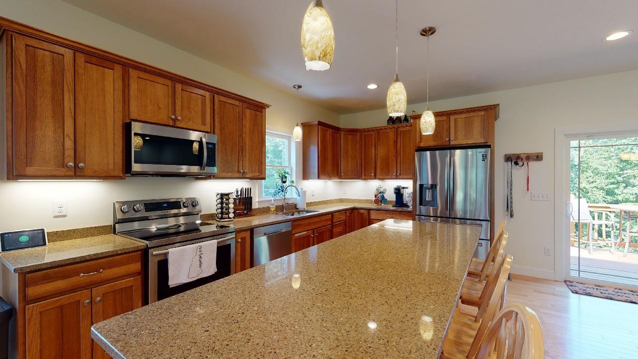 98 Kennard Road Nottingham, NH 03290 - Photo 7 of 40
