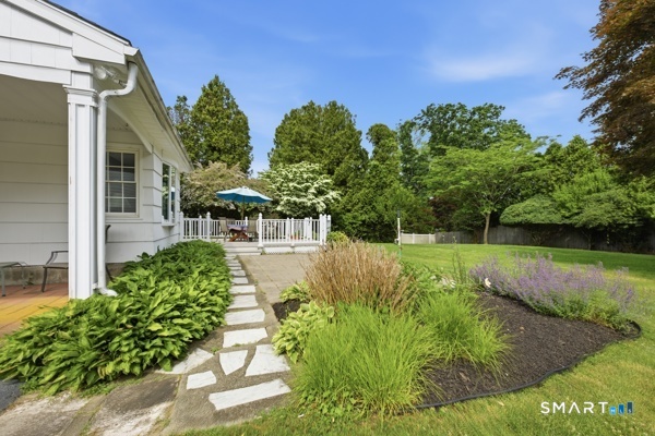 19 Zephyr Road Trumbull, CT 06611 - Photo 6 of 36