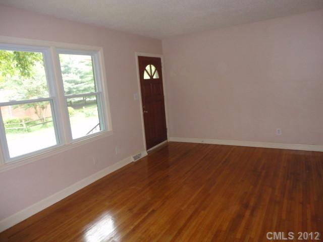 4228 Water Oak Road Charlotte, NC 28211 - Photo 2 of 6