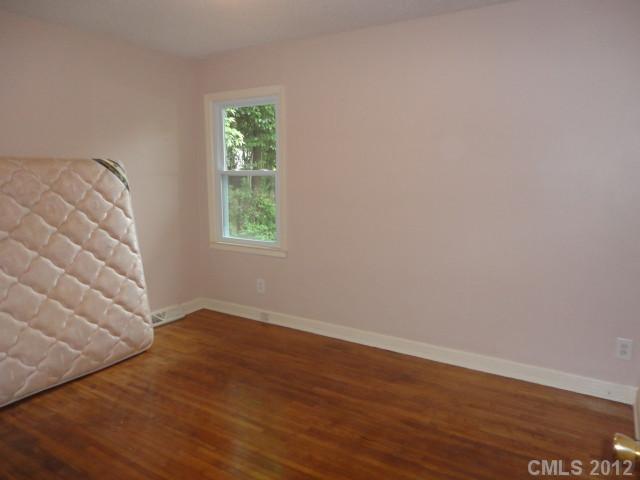 4228 Water Oak Road Charlotte, NC 28211 - Photo 4 of 6
