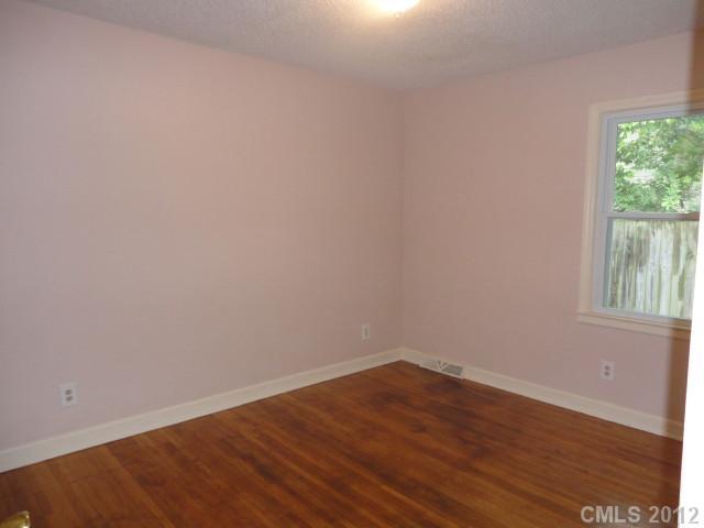 4228 Water Oak Road Charlotte, NC 28211 - Photo 5 of 6