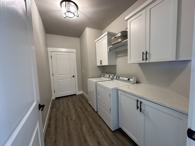 946 South Calapooia Street Sutherlin, OR 97479 - Photo 16 of 31 a utility room with cabinets washer and dryer