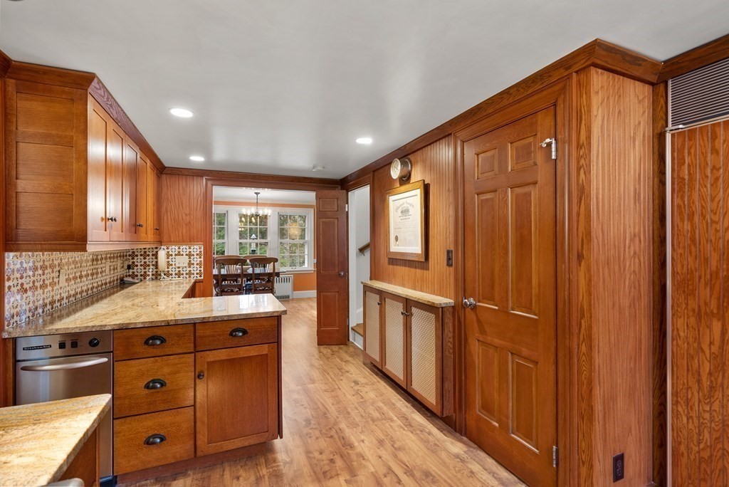 24 Bradford Road Wellesley, MA 02481 - Photo 13 of 30 Gallery Image 13