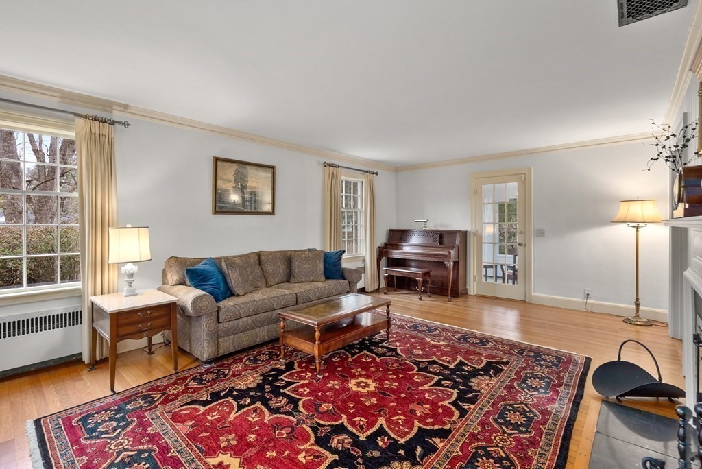 24 Bradford Road Wellesley, MA 02481 - Photo 6 of 30 Gallery Image 6