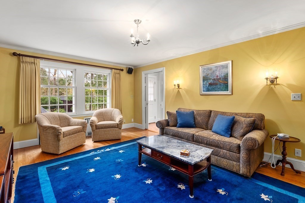 24 Bradford Road Wellesley, MA 02481 - Photo 7 of 30 Gallery Image 7