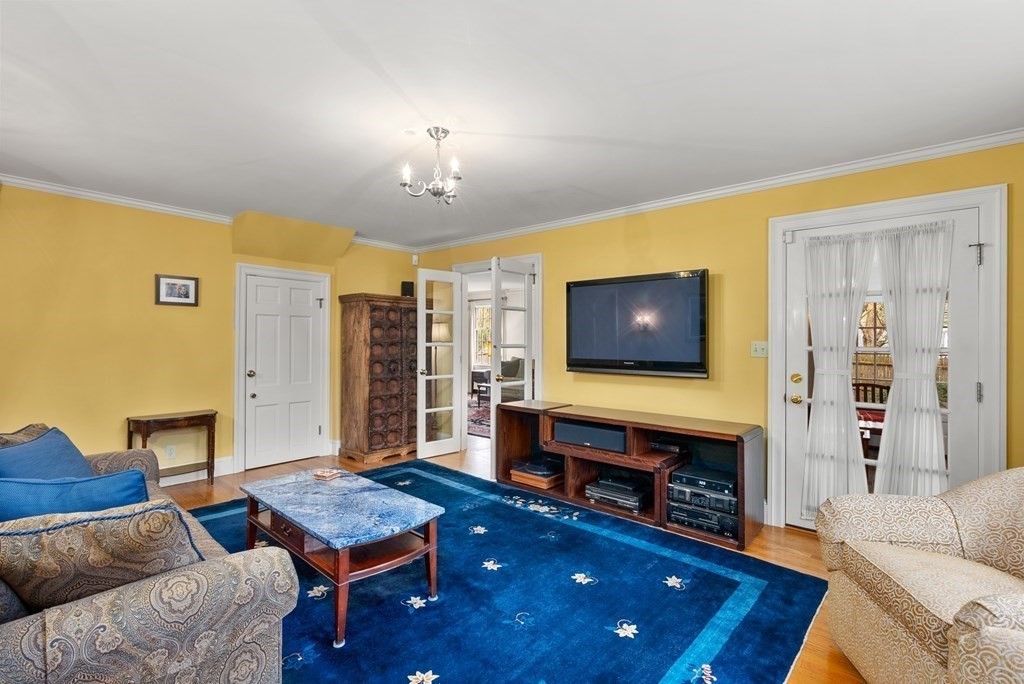 24 Bradford Road Wellesley, MA 02481 - Photo 8 of 30 Gallery Image 8