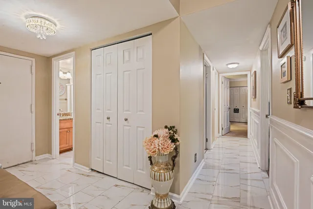 $585,000 | 7720 Tremayne Place, Unit 312, McLean, VA 22102