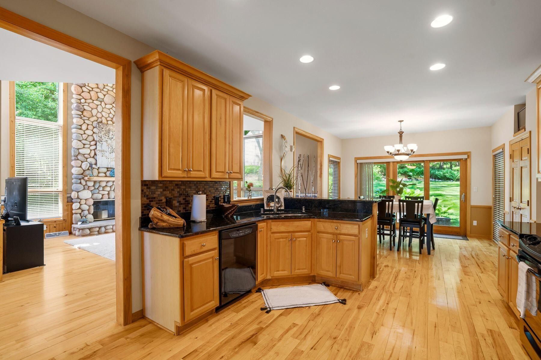 W305N2373 Maple Avenue Delafield, WI 53072 - Photo 13 of 57 Kitchen
