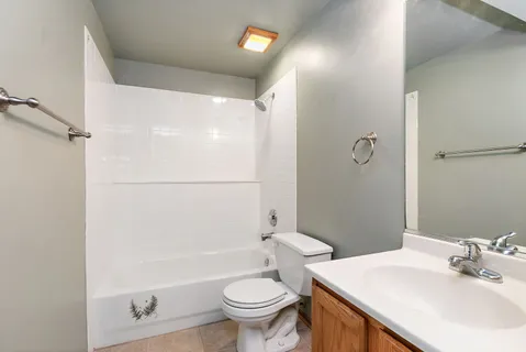 $400,000 | 30 South Grant Street, North Aurora, IL 60542