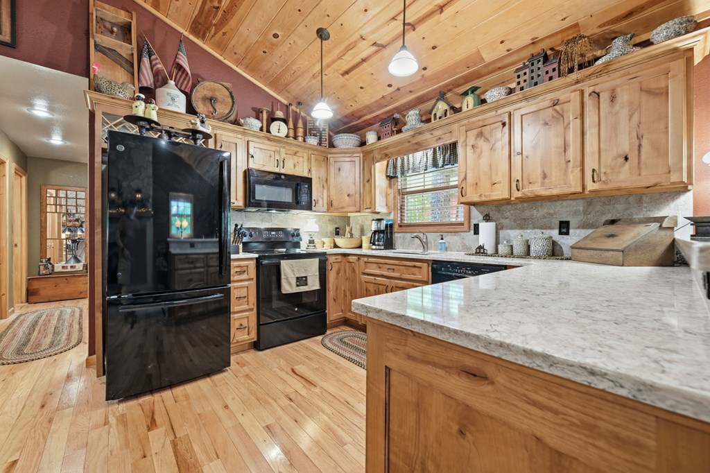 267 Vista Hills Road Murphy, NC 28906 - Photo 21 of 36 Main KItchen