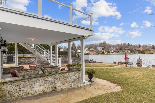 a view of a house with outdoor space