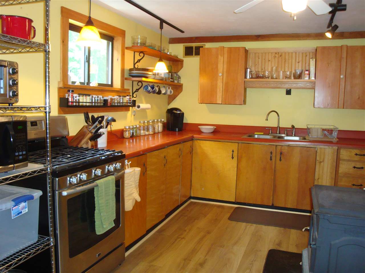 628 River Road Guilford, VT 05301 - Photo 2 of 32