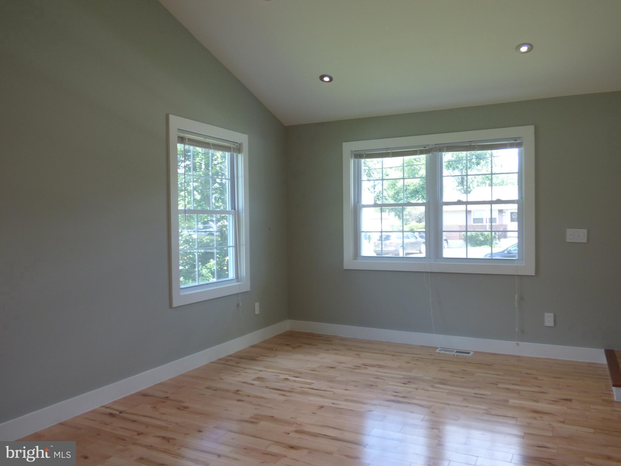 229 Ivy Road Beverly, NJ 08010 - Photo 14 of 33 Gallery Image 14