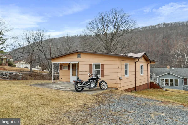 $89,900 | 48 Wayland Drive, Keyser, WV 26726