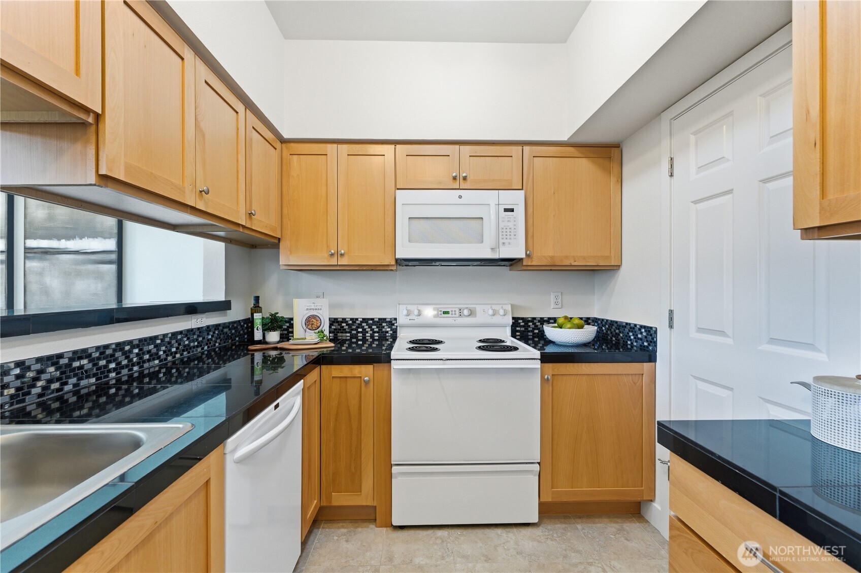 18930 Bothell Everett Highway, Unit G105 Bothell, WA 98012 - Photo 15 of 21