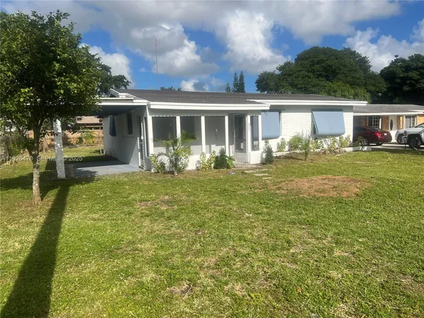 $2,750 | 3921 Southwest 59th Avenue, Unit A, West Park, FL 33023