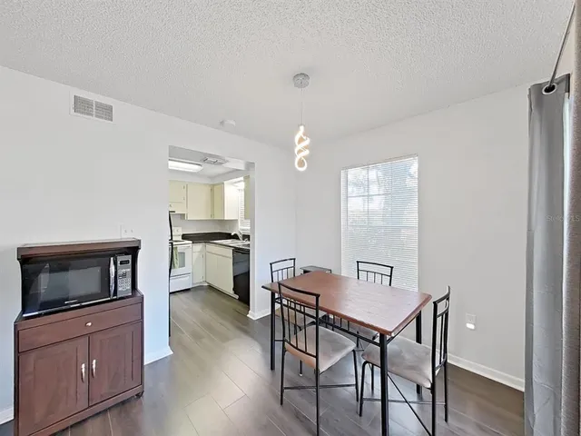 $239,900 | 2690 Coral Landings Boulevard, Unit 218, Palm Harbor, FL 34684