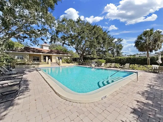 $239,900 | 2690 Coral Landings Boulevard, Unit 218, Palm Harbor, FL 34684