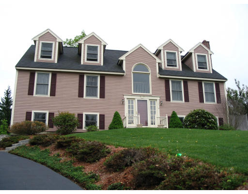 14 Duck Road Reading, MA 01867 - Photo 1 of 12 Gallery Image 1