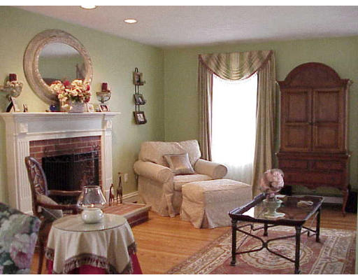 14 Duck Road Reading, MA 01867 - Photo 5 of 12 Gallery Image 5