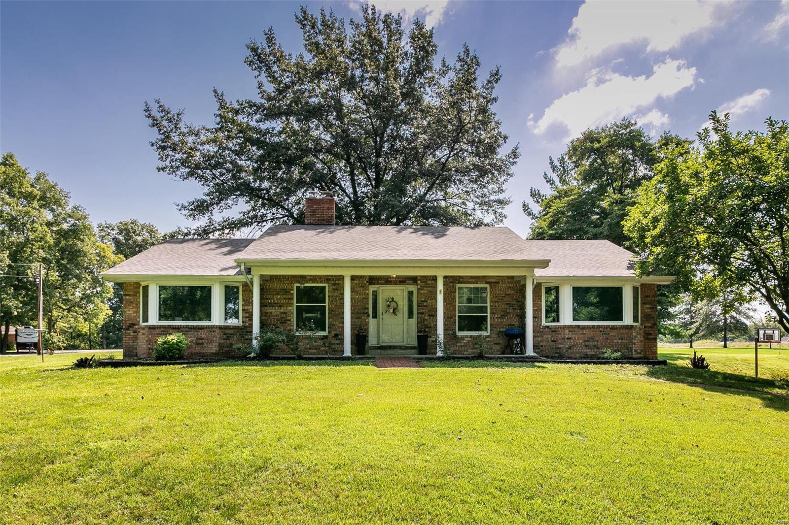 14620 Sportsmen Road Trenton, IL 62293 - Photo 1 of 40
