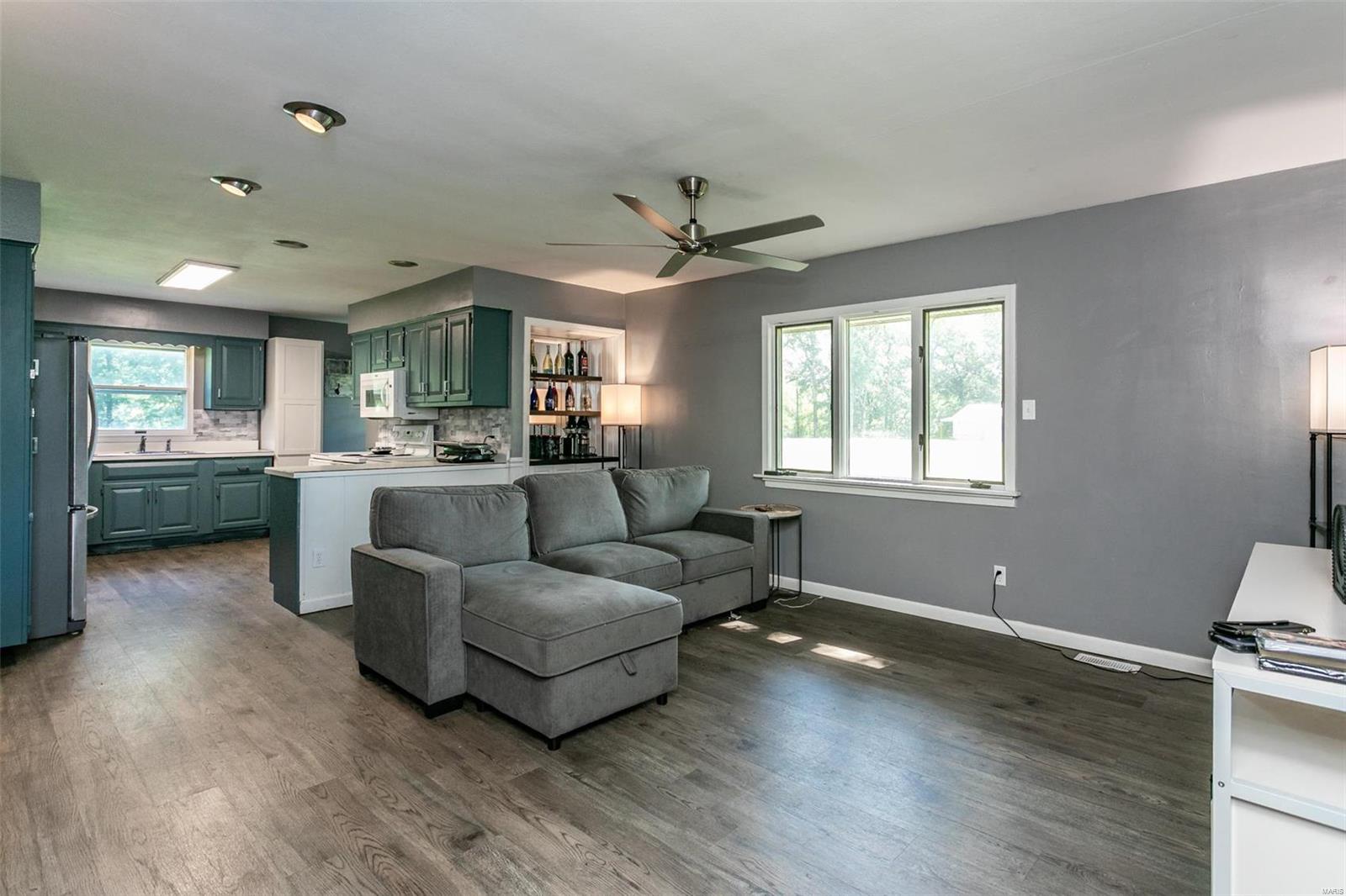 14620 Sportsmen Road Trenton, IL 62293 - Photo 12 of 40