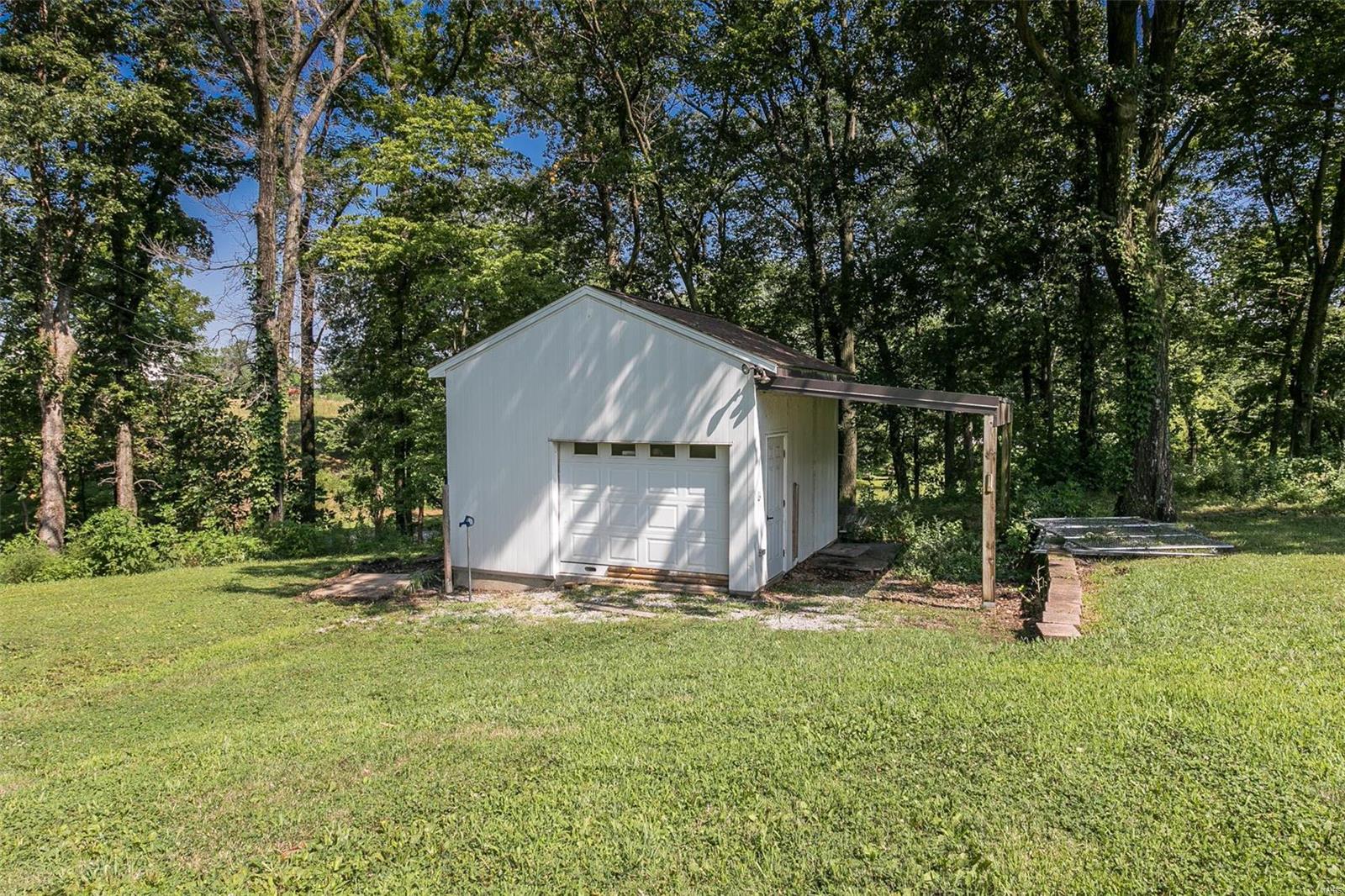 14620 Sportsmen Road Trenton, IL 62293 - Photo 39 of 40