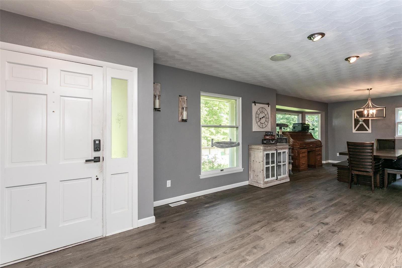 14620 Sportsmen Road Trenton, IL 62293 - Photo 6 of 40