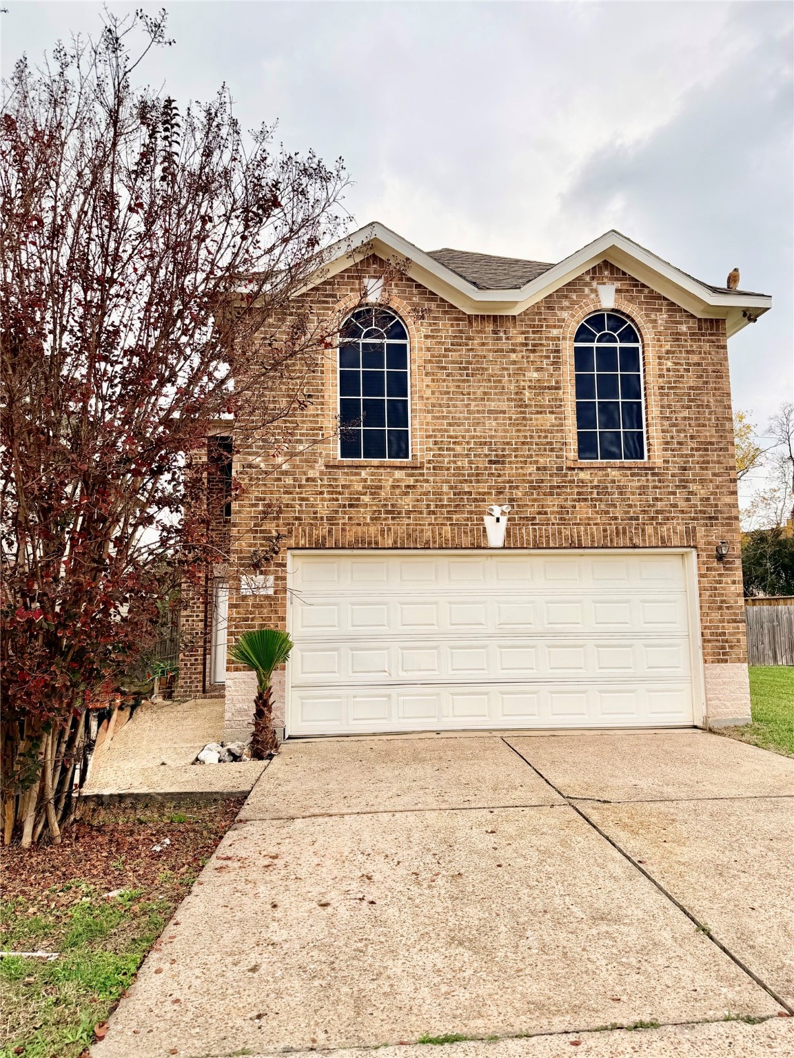 9110 Grandview Park Drive Spring, TX 77379 - Photo 2 of 28 a front view of a house with a yard