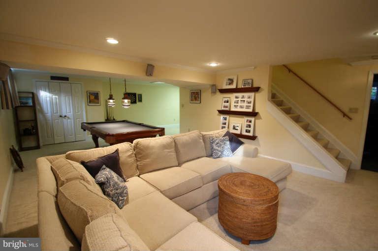6809 Dorsey Road Laytonsville, MD 20882 - Photo 20 of 26 Family Room