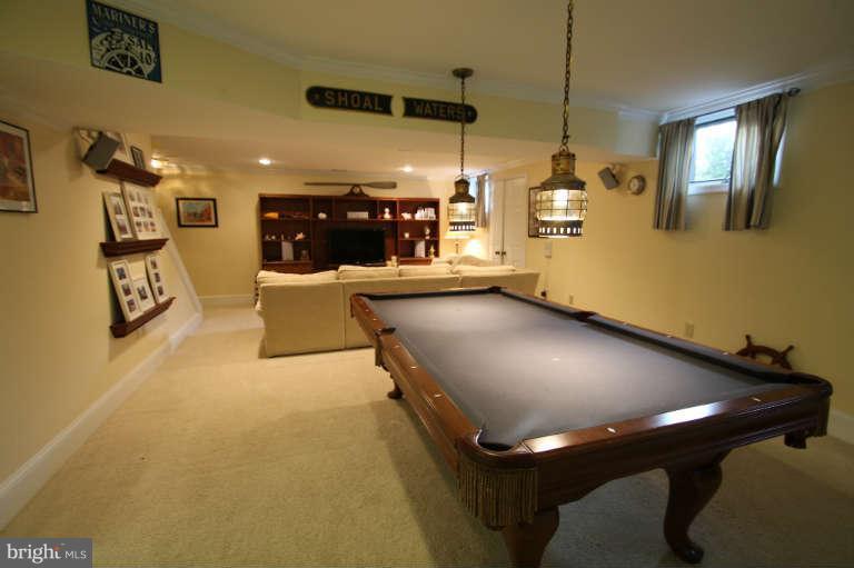 6809 Dorsey Road Laytonsville, MD 20882 - Photo 21 of 26 Family Room