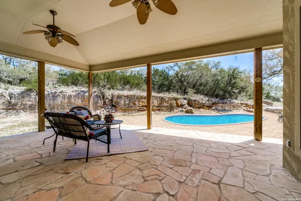 $724,900 | 386 Wentworth, Spring Branch, TX 78070