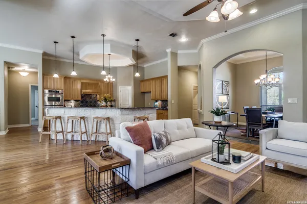 $724,900 | 386 Wentworth, Spring Branch, TX 78070