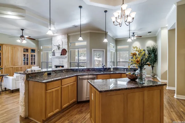 $724,900 | 386 Wentworth, Spring Branch, TX 78070