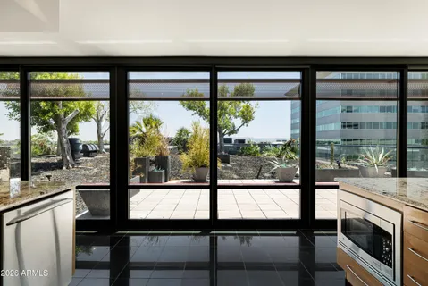 $945,000 | 4808 North 24th Street, Unit 627, Phoenix, AZ 85016