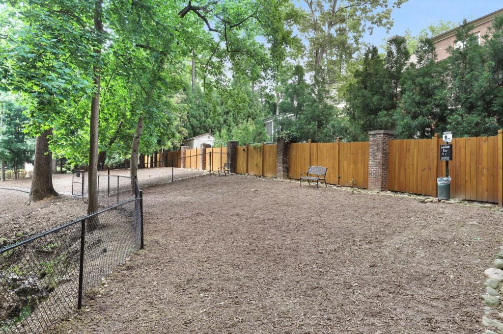 3235 Roswell Road Northeast, Unit 520 Atlanta, GA 30305 - Photo 23 of 29