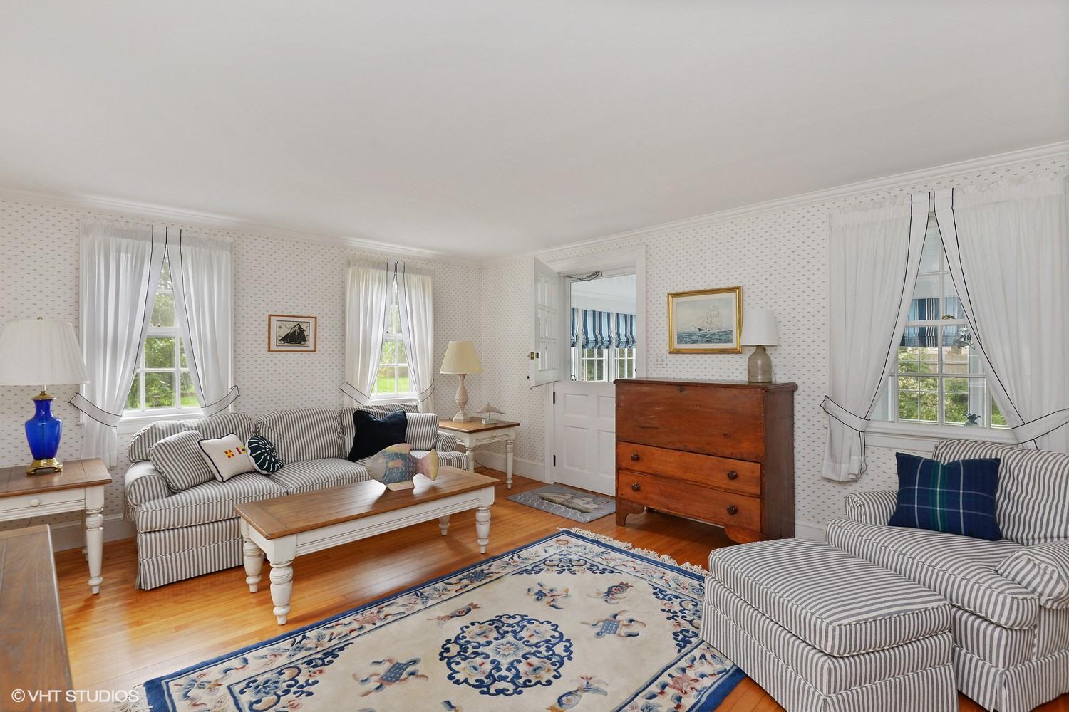 91 Park Avenue Centerville, MA 02632 - Photo 2 of 20 02_91ParkAve_1_LivingRoom_MLSuse_1500x15