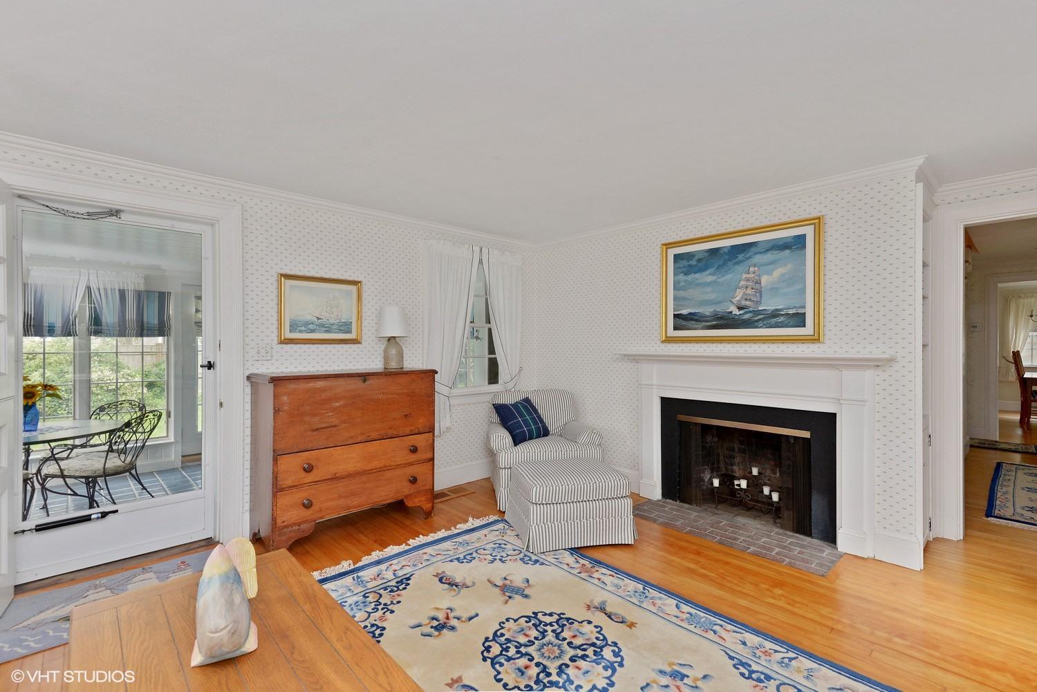 91 Park Avenue Centerville, MA 02632 - Photo 3 of 20 03_91ParkAve_10001_LivingRoom_MLSuse_150