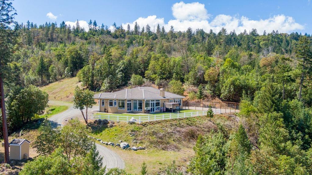 2099 Knowles Road Medford, OR 97501 - Photo 1 of 35 Primary Photo