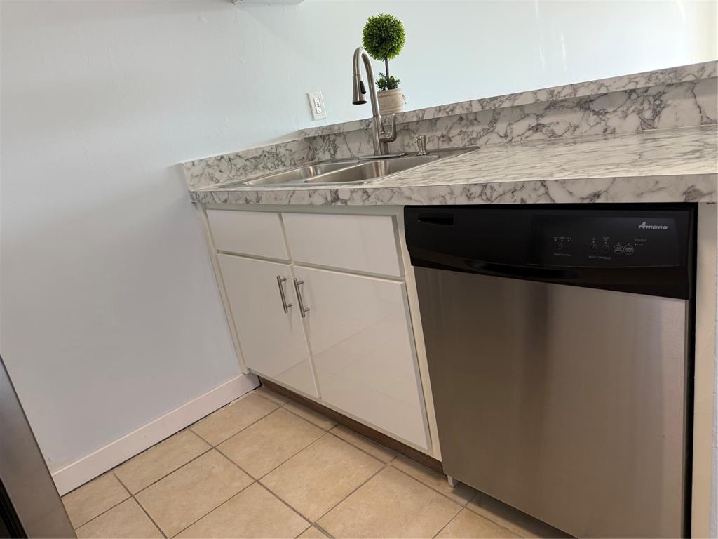 9930 Twin Lakes Drive, Unit 7L Coral Springs, FL 33071 - Photo 5 of 39