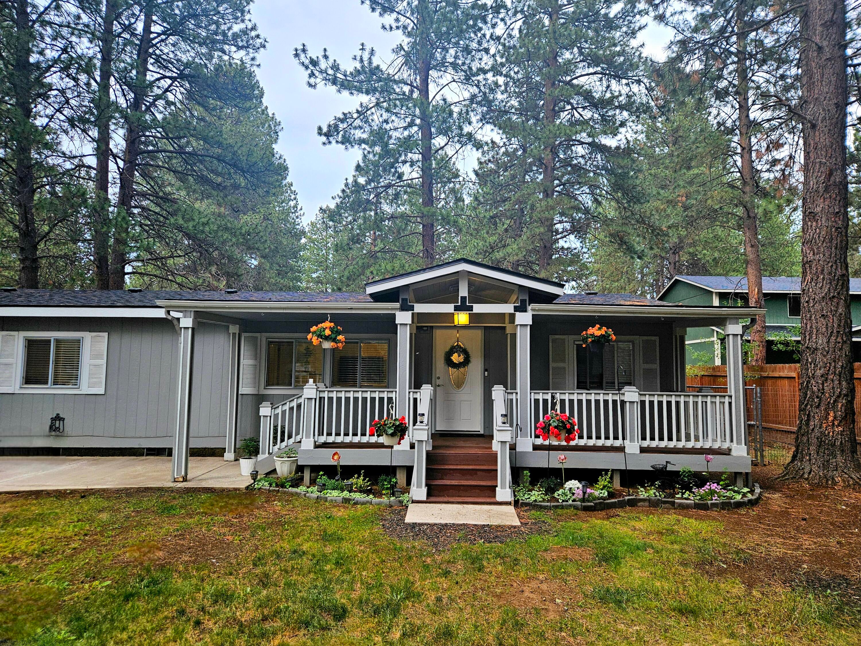 19260 Shoshone Road Bend, OR 97702 - Photo 3 of 24 20250624_200056