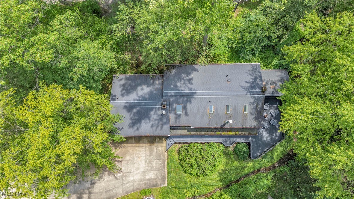 820 Old Spring Road Akron, OH 44321 - Photo 3 of 50