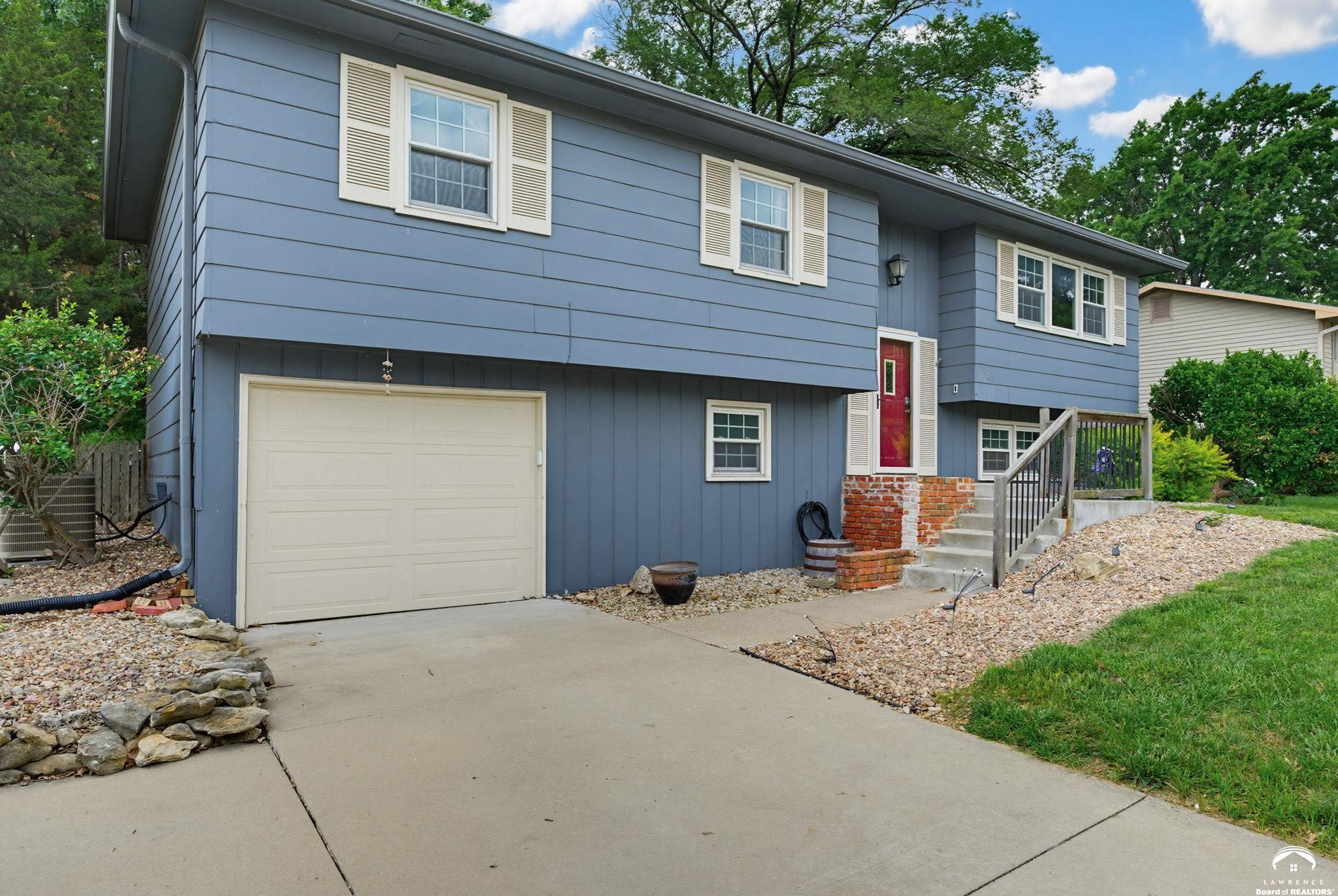 3403 Trail Road Lawrence, KS 66049 - Photo 3 of 51