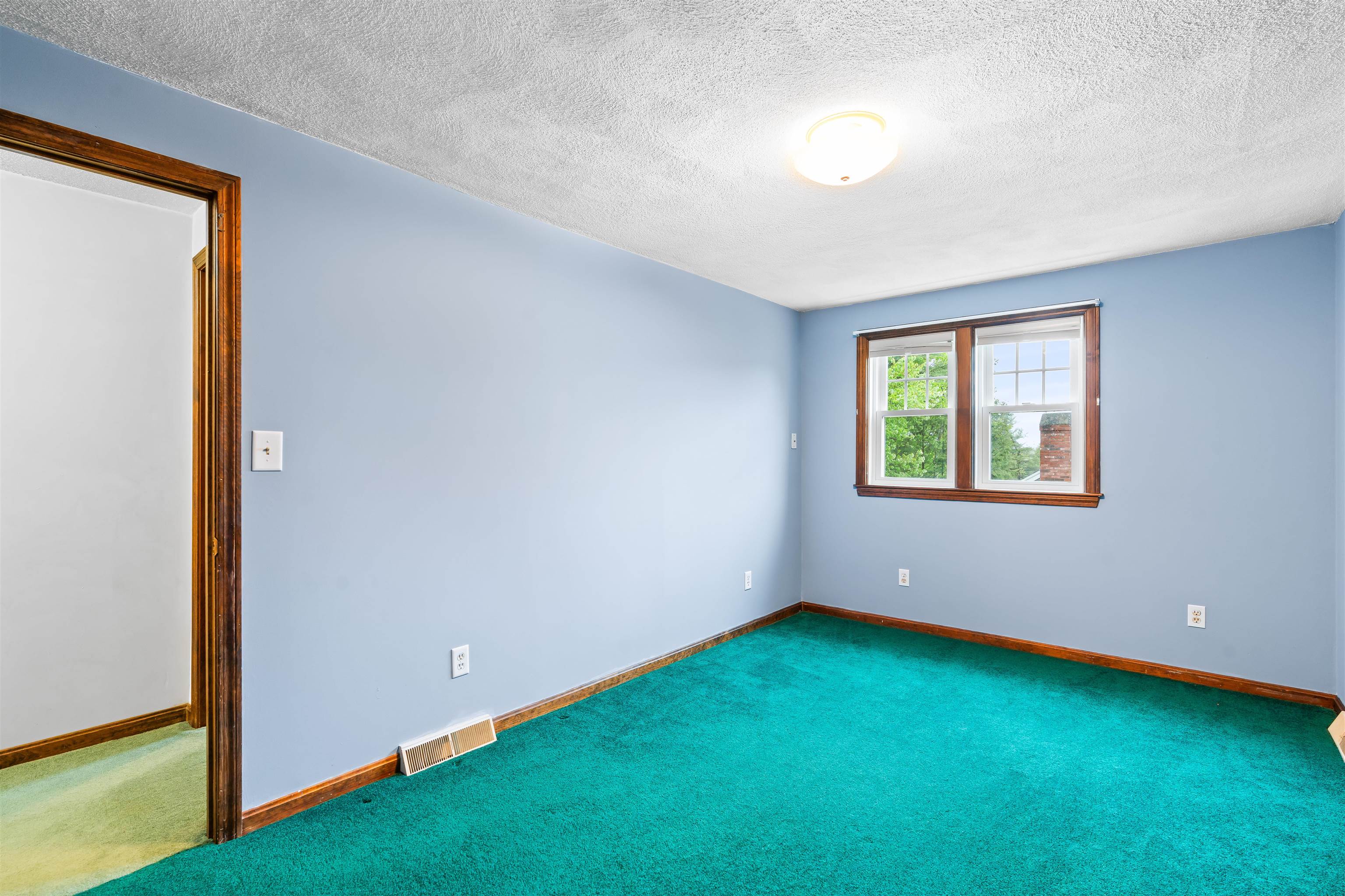 18 Shadwell Road Nashua, NH 03062 - Photo 23 of 48