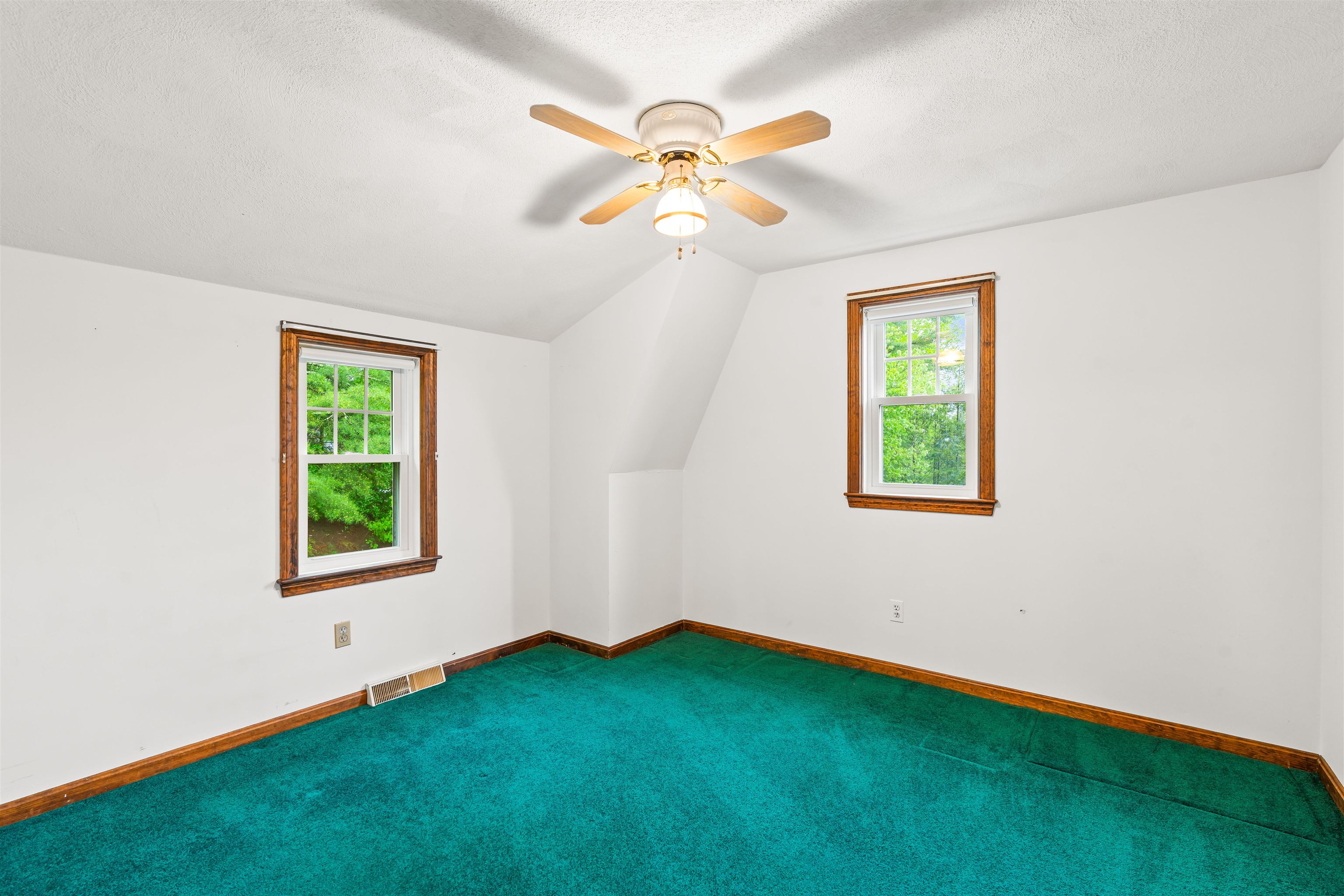 18 Shadwell Road Nashua, NH 03062 - Photo 25 of 48