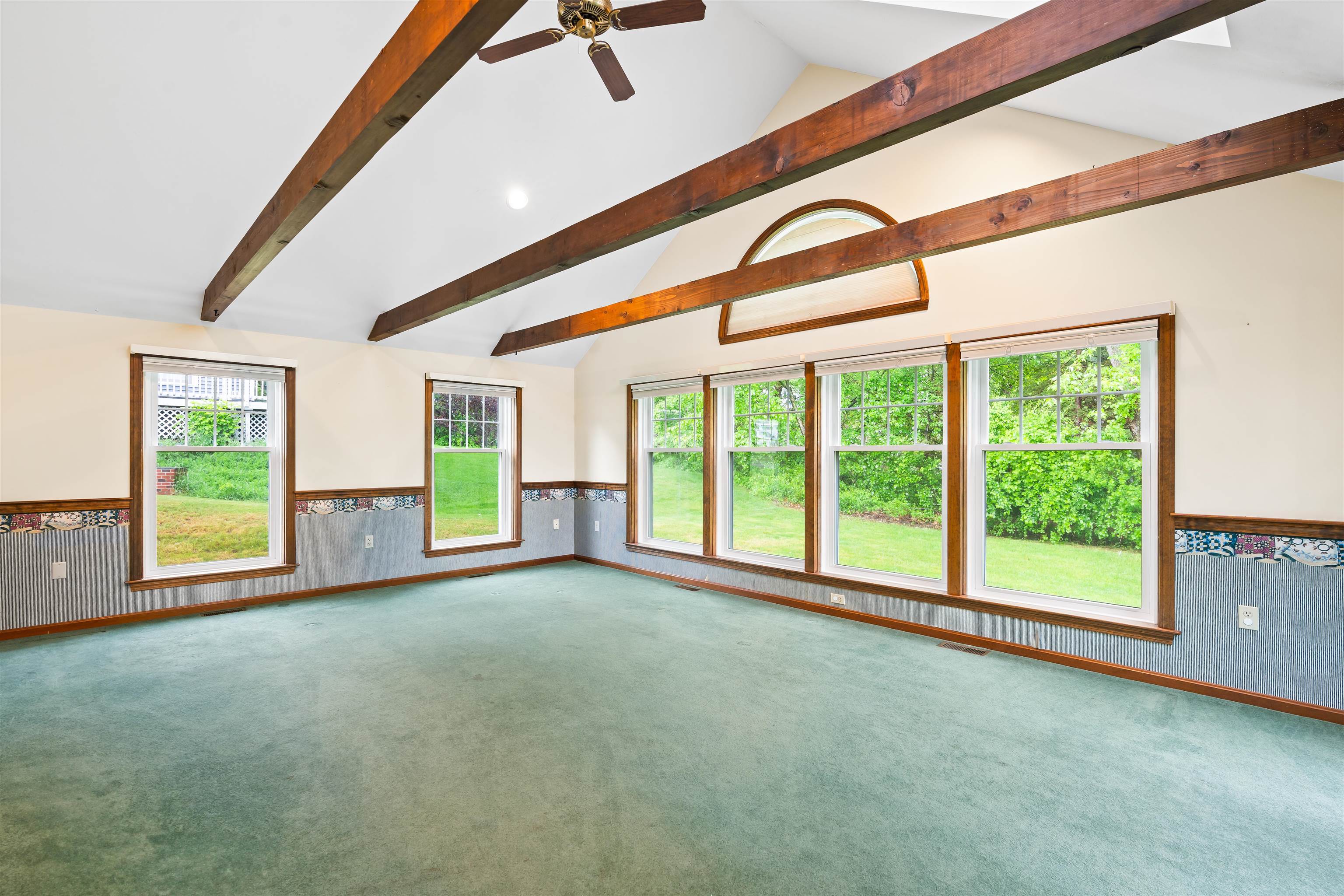 18 Shadwell Road Nashua, NH 03062 - Photo 3 of 48
