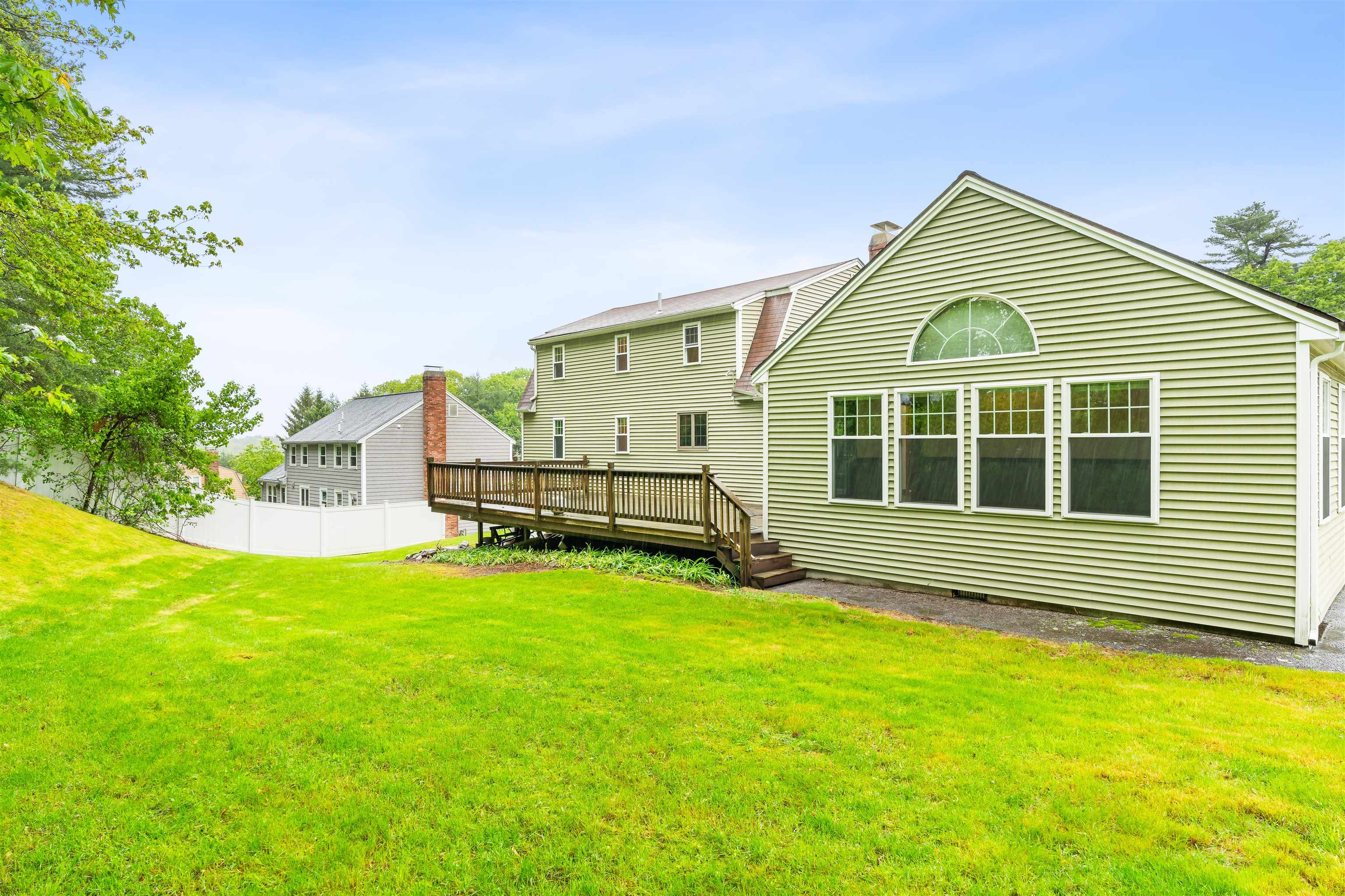 18 Shadwell Road Nashua, NH 03062 - Photo 39 of 48