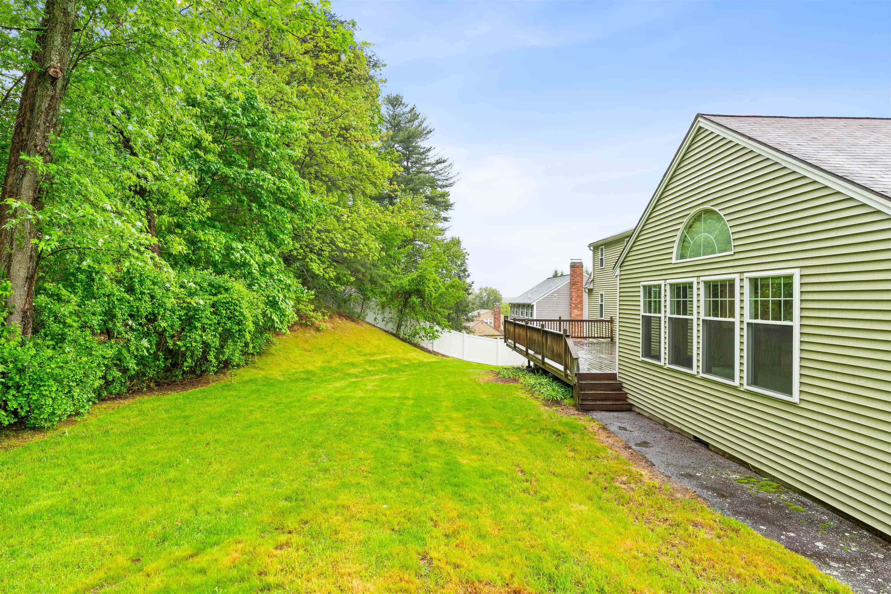 18 Shadwell Road Nashua, NH 03062 - Photo 40 of 48